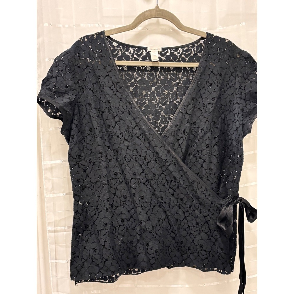 Old Navy Perfect Fit Black Lace Wrap Top V-Neck Satin Tie Short Sleeve XL
